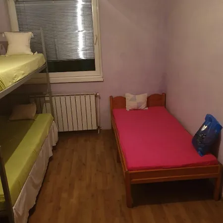 Appartement Gale Apartman *