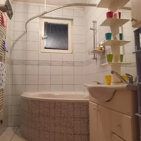 Appartement Gale Apartman *